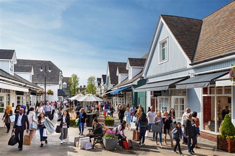 How to Visit Bicester Village From Oxford + Best Shops.